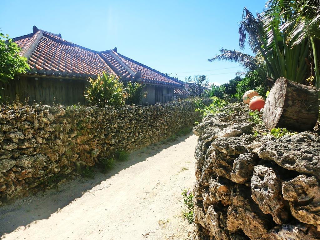 Taketomijima Guesthouse And Je Taime Exterior photo